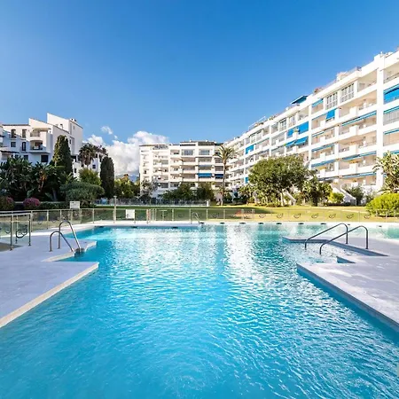 Modern In The Heart Of Puerto Banus Lägenhet *