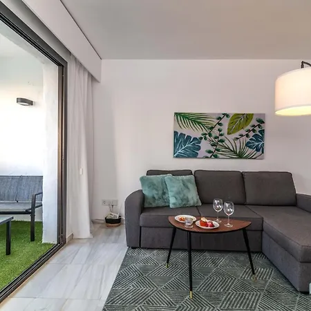 Modern In The Heart Of Puerto Banus Lägenhet Marbella