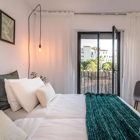 Modern In The Heart Of Puerto Banus Lägenhet *